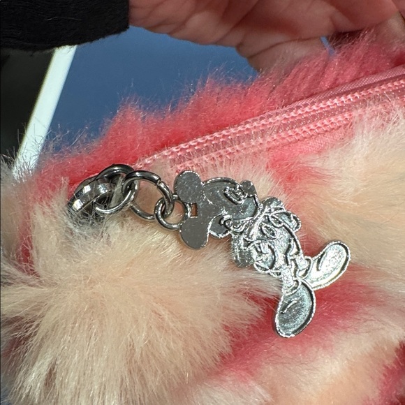 Hello Kitty Pink Faux Fur Plush Hearts Tote Bag Large Fluffy Shoulder Tote Bag - Picture 10 of 10